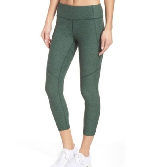 Outdoor Voices High-Waisted Green Warmup 3/4 LeggingAthletic Leggings Sz Medium - Picture 1 of 9